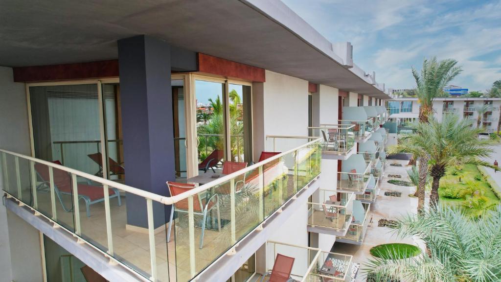 Chambres avec balcon dans un hôtel 5 étoiles à Dakar